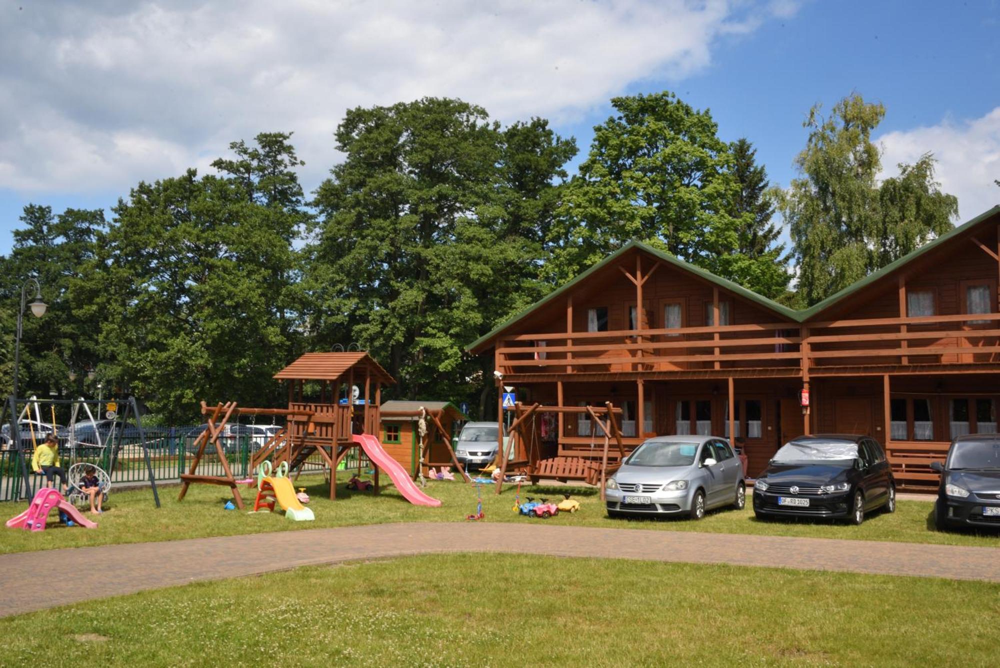 Mlodziezowy Domek Dla Grup Eldorado Mielno Centrum, 200M Od Morza Exterior foto