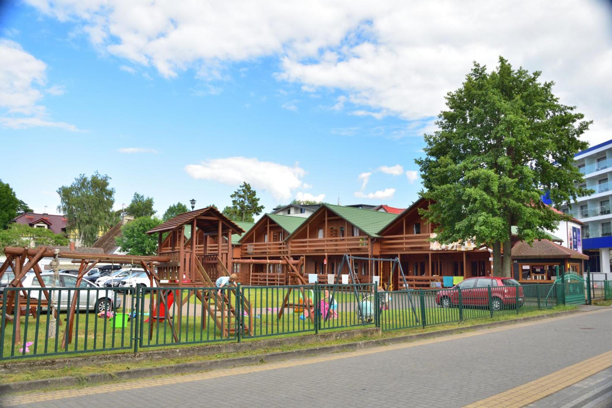 Mlodziezowy Domek Dla Grup Eldorado Mielno Centrum, 200M Od Morza Exterior foto